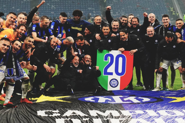 藍(lán)黑軍團提前5輪奪得20冠