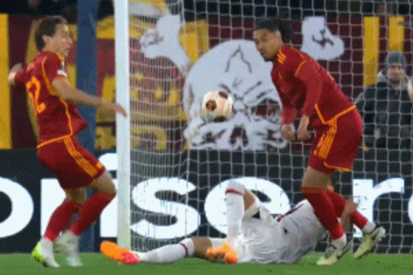 <a href=https://ws-tek.com/tag/oulianbei.html target=_blank class=infotextkey>歐聯(lián)杯</a>1/4決賽<a href=https://ws-tek.com/tag/luoma.html target=_blank class=infotextkey>羅馬</a>2-0 <a href=https://ws-tek.com/tag/ACmilan.html target=_blank class=infotextkey>AC米蘭</a>領(lǐng)先取得優(yōu)勢