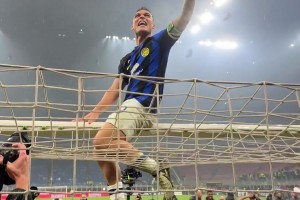 爬橫梁這事，還是勞塔羅有經(jīng)驗(yàn)