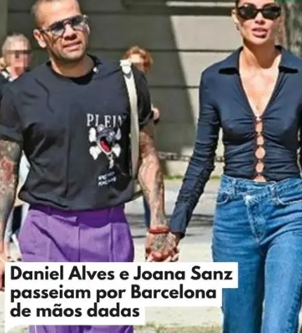 <a href=https://ws-tek.com/tag/aorweisi.html target=_blank class=infotextkey>阿爾維斯</a>出獄后與妻子喬安娜首度牽手現(xiàn)身