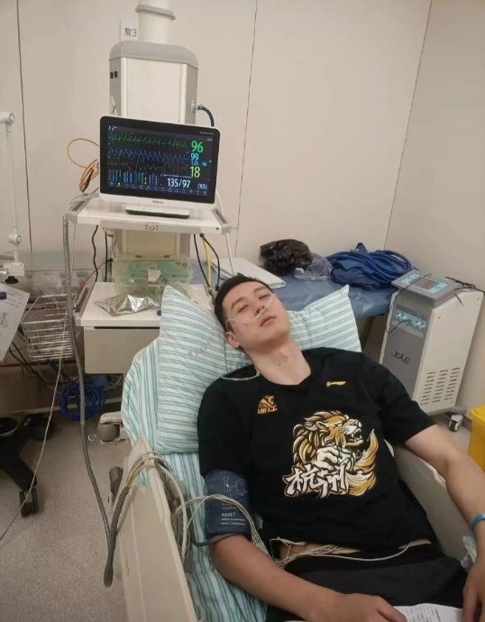 <a href=https://ws-tek.com/tag/zhouqi.html target=_blank class=infotextkey>周琦</a>停賽兩場和<a href=https://ws-tek.com/tag/huangrongqi.html target=_blank class=infotextkey>黃榮奇</a>遭重罰引眾議